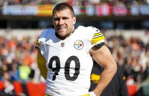 A estrela da NFL, TJ Watt, voltou a treinar apenas duas semanas depois de ser levado às pressas para o hospital com um colapso pulmonar