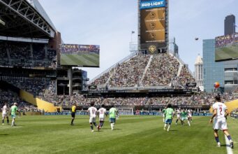 A partida do Orgulho da Copa do Mundo de Seattle continua apesar das preocupações relatadas