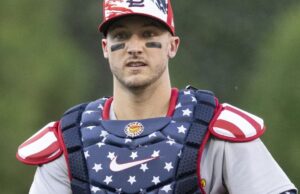 Mariners se aproximando de acordo com o veterano apanhador reserva Andrew Knizner