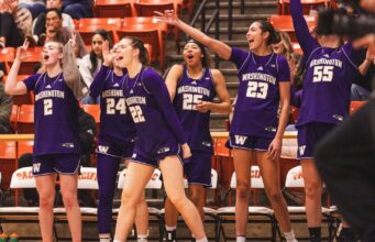 Mulheres Washington Husky dominam o Pacífico no ajuste final fora da conferência