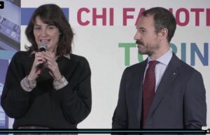 O próprio Sr. La Stampa; "Acreditamos no futuro e no valor do nosso jornal"