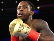 Partidas de K. Davis, Adames e Carrington adicionadas ao cartão Lopez-Stevenson