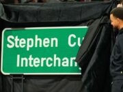 Davidson homenageou Stephen Curry com uma mudança em sua homenagem