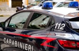 Ele esfaqueia o companheiro e tira a vida na região de Salernitana, ficando muito doente