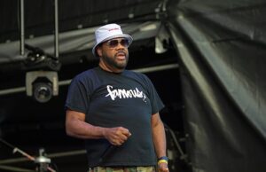 Fatman Scoop morre aos 56 anos após colapso no meio do palco