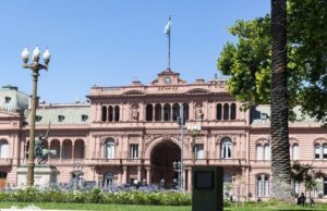 O governo nacional mudou o logotipo de todos os ministérios políticos