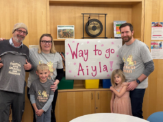 Uma mãe percebe algo em sua filha durante as férias. que pode ter salvado sua vida