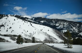 Alerta de tempestade de inverno com 16 polegadas de neve: ‘Risco de vida’