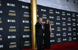 Trump convida Johnny Carson para abrir o Kennedy Center