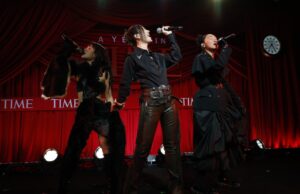 Huntr/x de “KPop Demon Hunters” apresenta “Golden” ao vivo em “A Year in TIME”