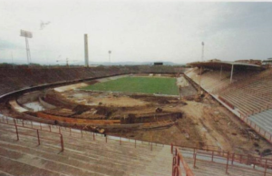 No Stadio Franchi, a crise da Fiorentina se aprofunda e a consternação da cidade