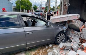 Grave acidente em La Banda: Uma mãe e seus dois filhos ficaram feridos após um grave acidente