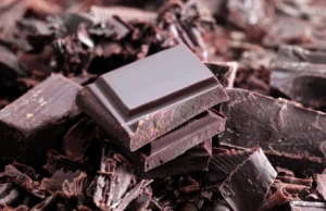 Cientistas descobriram um ingrediente no chocolate amargo que retarda o envelhecimento