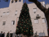 3 palestinos são acusados de queimar uma árvore de Natal em uma igreja católica na Cisjordânia