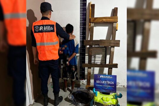 Um jovem caiu enquanto roubava itens de uma casa em La Banda