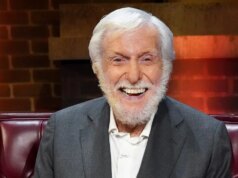 A esposa de Dick Van Dyke, Arlene, o mantém ativo todos os dias quando ele se aproxima dos 100 anos