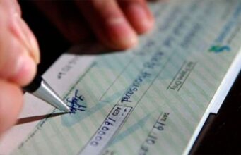 Bandano denunciou uma fraude de US$ 40 milhões na venda de seu carro: ele entregou o veículo e os cheques foram anulados.