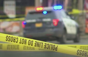 A polícia montou um perímetro para prender um homem possivelmente armado em North Portland.