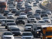 Trump está abraçando os bebedores de gasolina e a poluição do ar, enfraquecendo os padrões de economia de combustível