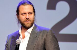 O diretor Carl Rinsch é considerado culpado de fraudar a Netflix em US$ 11 milhões e comprar carros, relógios e colchões luxuosos