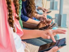 O uso das mídias sociais pode levar à depressão em adolescentes, descobriu um novo estudo