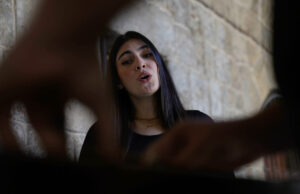 Juventude síria abraça liberdade política após queda de Assad | Guerra Síria