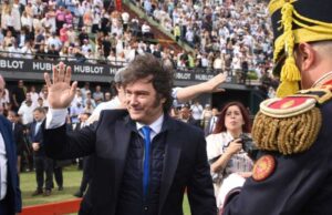Javier Milei está presente na final do Polo Aberto da Argentina