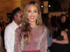 Jessica Alba compartilhou fotos de biquínis de férias em família no Instagram