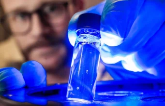 Eletrodos impressos em luz transformam pele e roupas em sensores