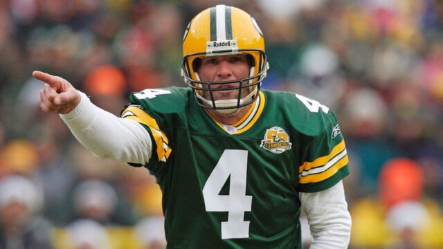 nfl-packers-brett-favre-121525-1.jpg