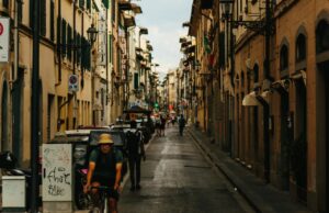 O tribunal constitucional protege o direito do turismo na Toscana para aluguel de curta duração