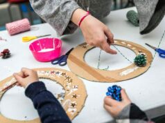 Ainda estão abertas as inscrições para a oficina gratuita de decoração de Natal infantil.
