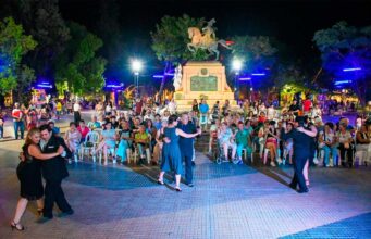 O município celebrou o Dia Nacional do Tango na Plaza Libertad