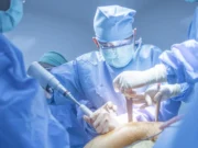 Cientistas apoiam a vida humana com a ajuda de fígado de porco geneticamente modificado