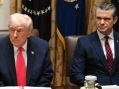 A ofensiva militar de Trump abrange desde as Caraíbas até ao Irão numa campanha determinada.