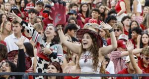 Comunidade WSU reage à contratação de Kirby Moore, Jimmy Rogers exclui mensagem para Cougars