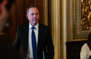 Em seu primeiro ano no Senado, Schiff pressionou a legislação, a mensagem do partido e os desafios a Trump