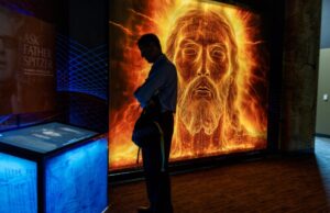 Em OC, um artefato de Jesus se torna uma atração semelhante a um parque temático