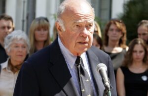 Morre o biógrafo de Reagan e lendário jornalista californiano Lou Cannon