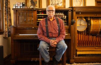 Ele faz o que for preciso para manter vivos os cartunistas, a chave do cinema primitivo