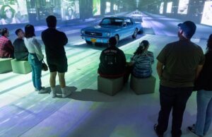 Ford Mustang recebe tratamento de parque temático em Los Angeles