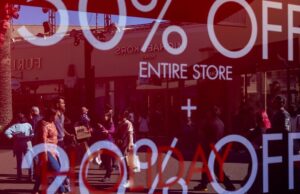 Compradores cautelosos estão planejando gastar menos nesta Black Friday.