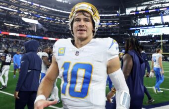 Os Chargers conquistaram uma vaga nos playoffs da NFL graças à vitória dos 49ers sobre os Colts