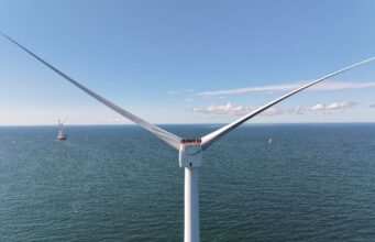 O administrador do trompete interrompeu 6 GW do vento acrescenta novamente