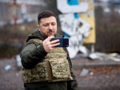 Zelensky encontra-se com tropas da linha de frente em Kubyansk antes das negociações de segurança em Berlim