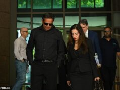 O ícone do Footy afirma que está se defendendo quando é acusado de puxar o cabelo de uma mulher – já que também enfrenta acusações de estrangulamento de outra mulher