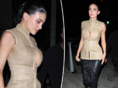 Kylie Jenner traz seu decote para a mesa enquanto janta no Craig’s West Hollywood