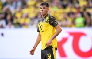 Chelsea convocou Aaron Anselmino por empréstimo do Borussia Dortmund