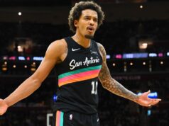 Jeremy Souchon, dispensado pelos Spurs, torna-se um agente livre