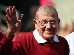 Relatórios: A lenda do coaching Lou Holtz em cuidados paliativos